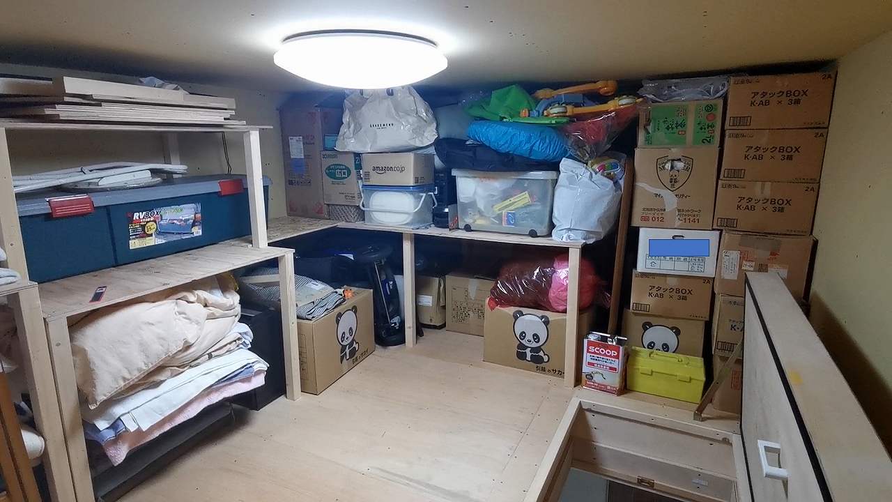 小屋裏収納の収納力アップ 棚を付けて荷物を整理しよう ゆとらいむ 家づくりと暮らしｗｅｂ